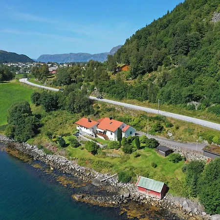 Skogstad * Selje