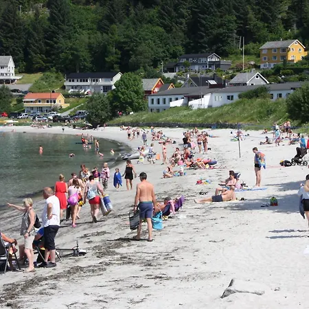 Skogstad Semesterbostad *