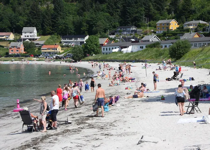 Skogstad Semesterbostad *