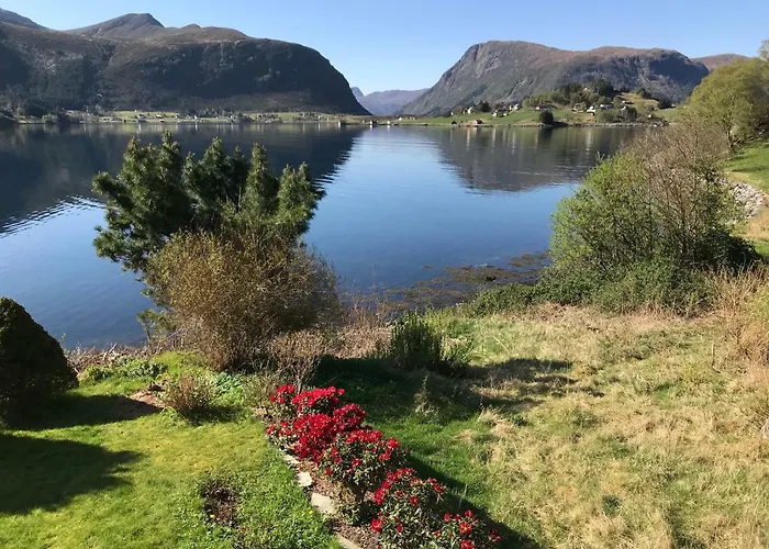 Skogstad Feriehus Selje